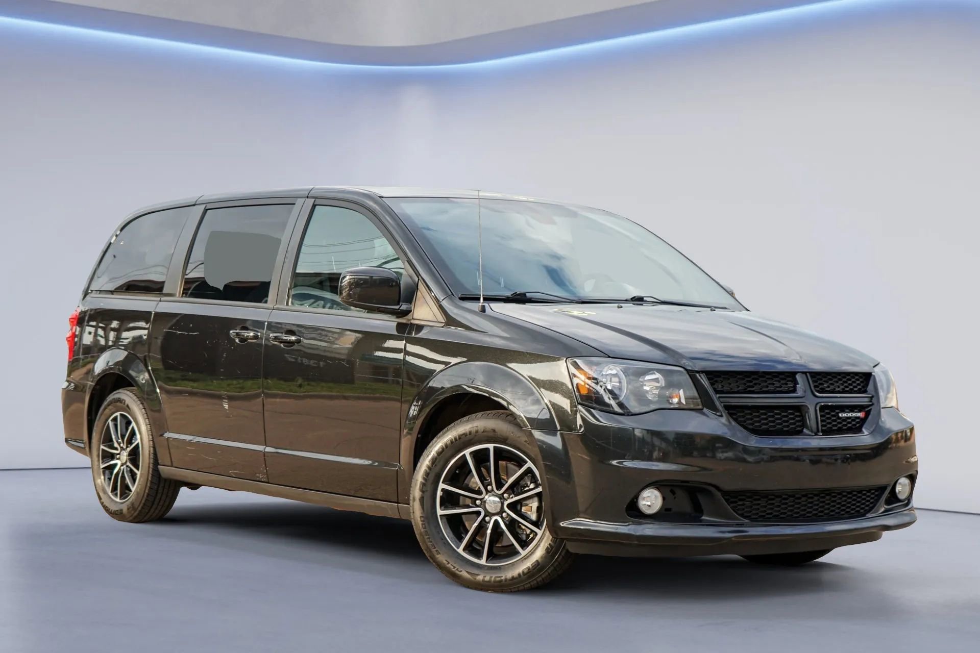 Used 2019 Dodge Grand Caravan GT FWD image 1