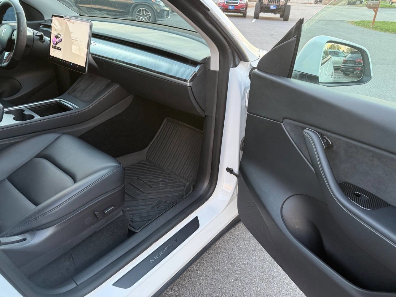Used 2022 Tesla Model Y Performance image 16