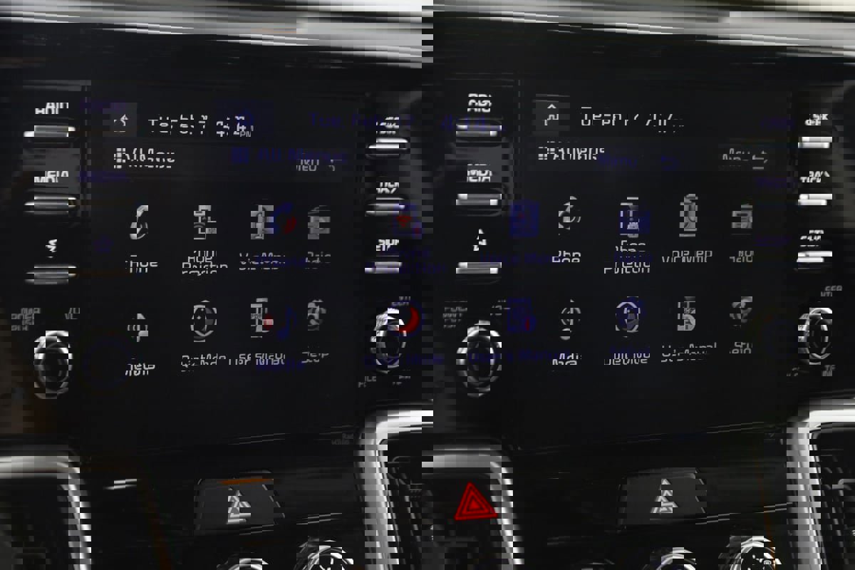 Used 2022 Kia Sorento LX image 30