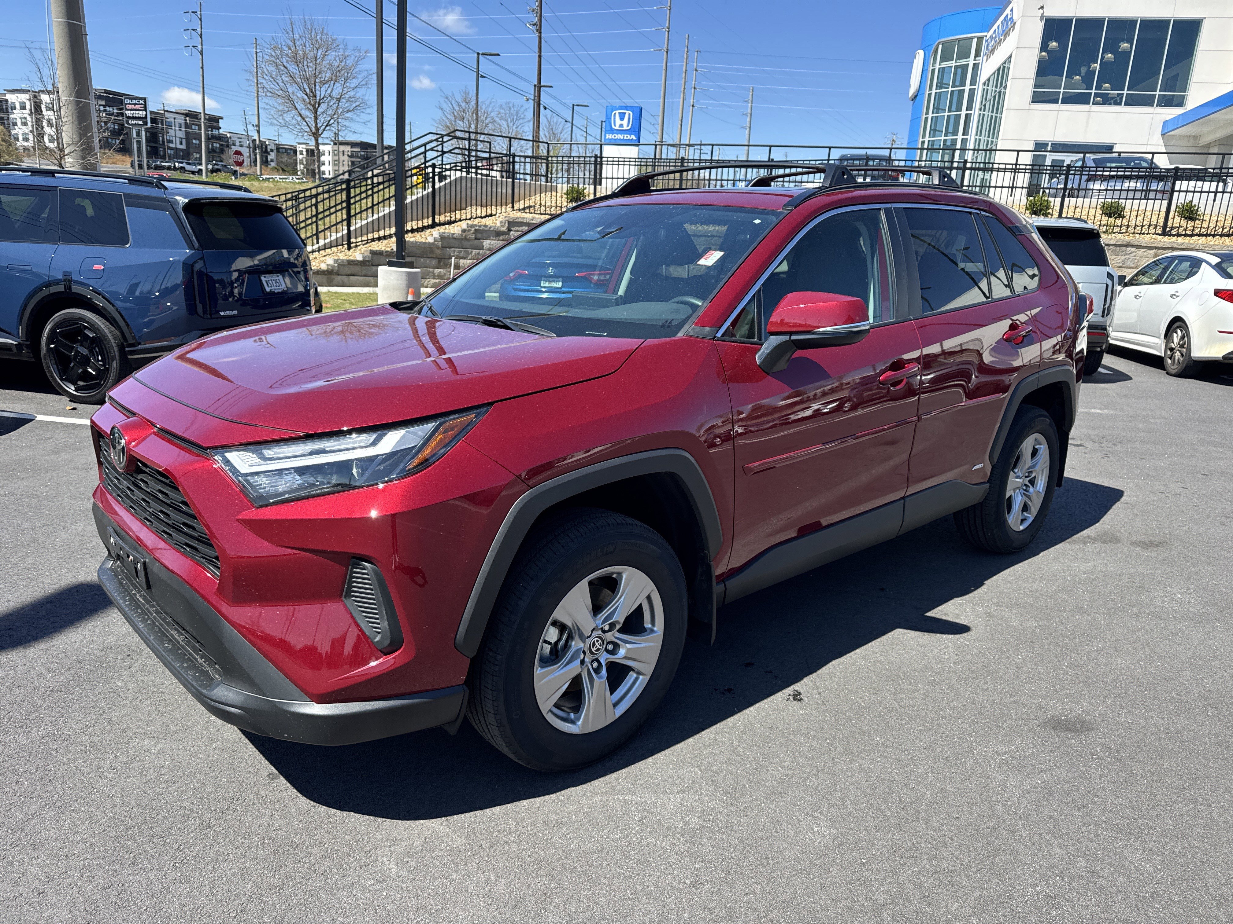 Used 2025 Toyota RAV4 XLE w/ Convenience Package image 2
