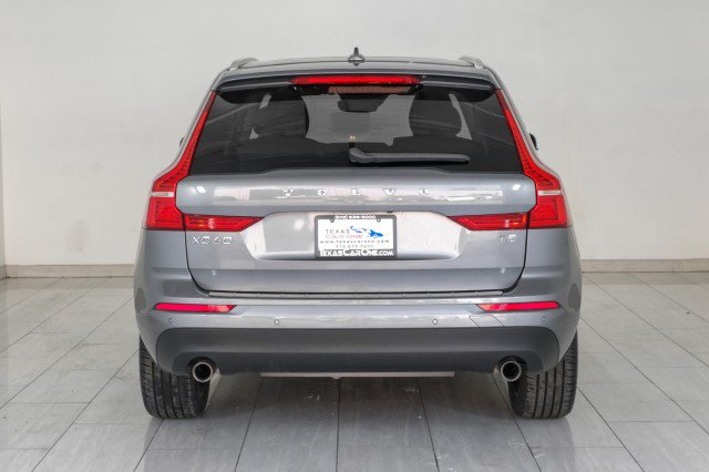 Used 2021 Volvo XC60 T5 Momentum w/ Protection Package Premier FWD image 7