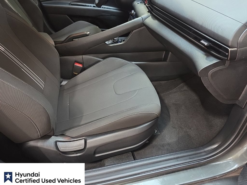 Certified 2025 Hyundai Elantra Sport FWD image 12