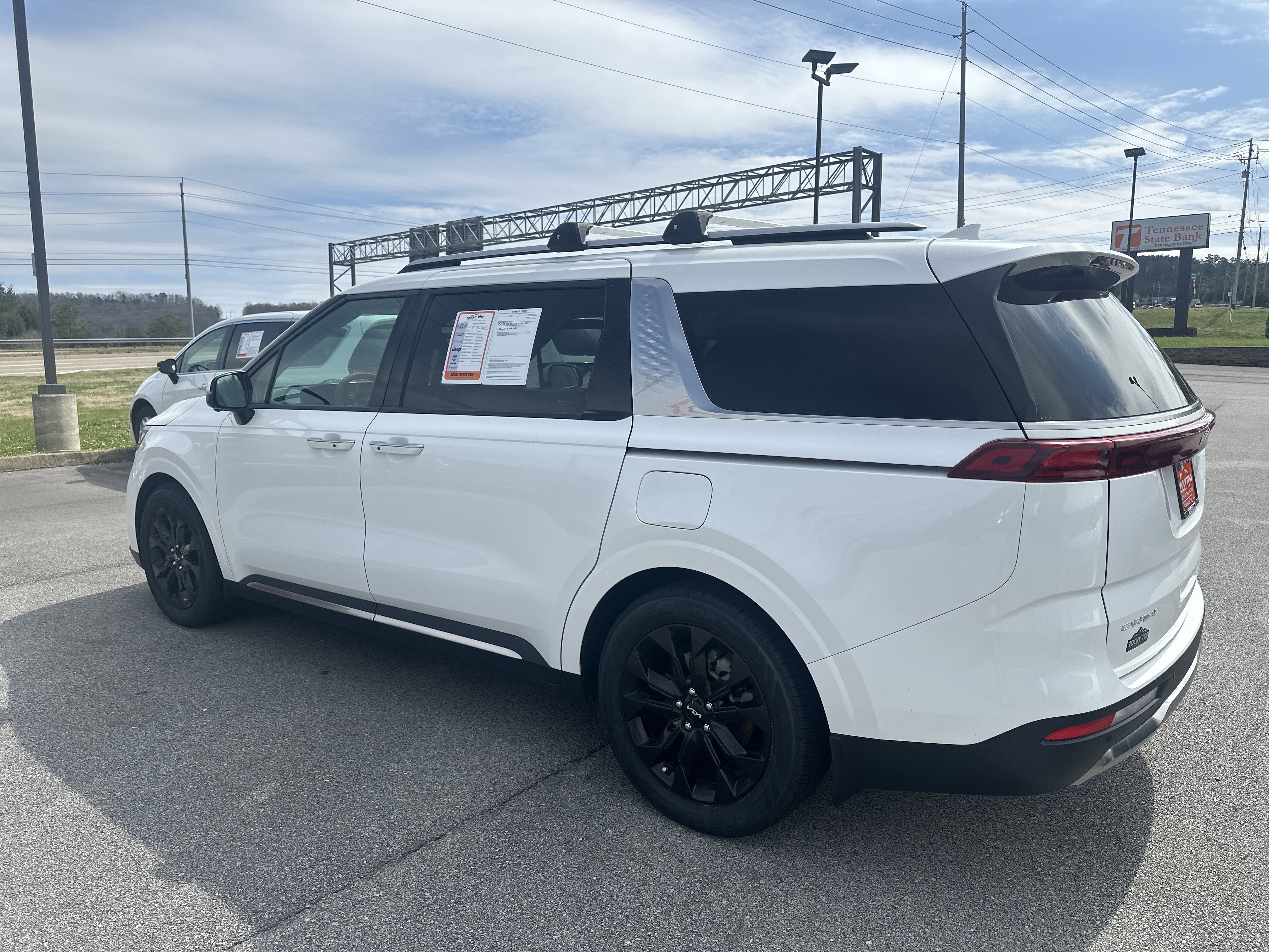 Used 2024 Kia Carnival SX image 10