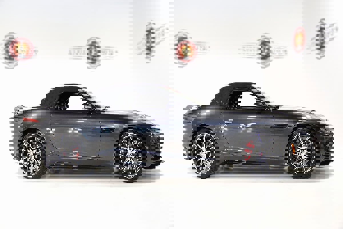 Used 2021 Jaguar F-TYPE R-Dynamic image 5