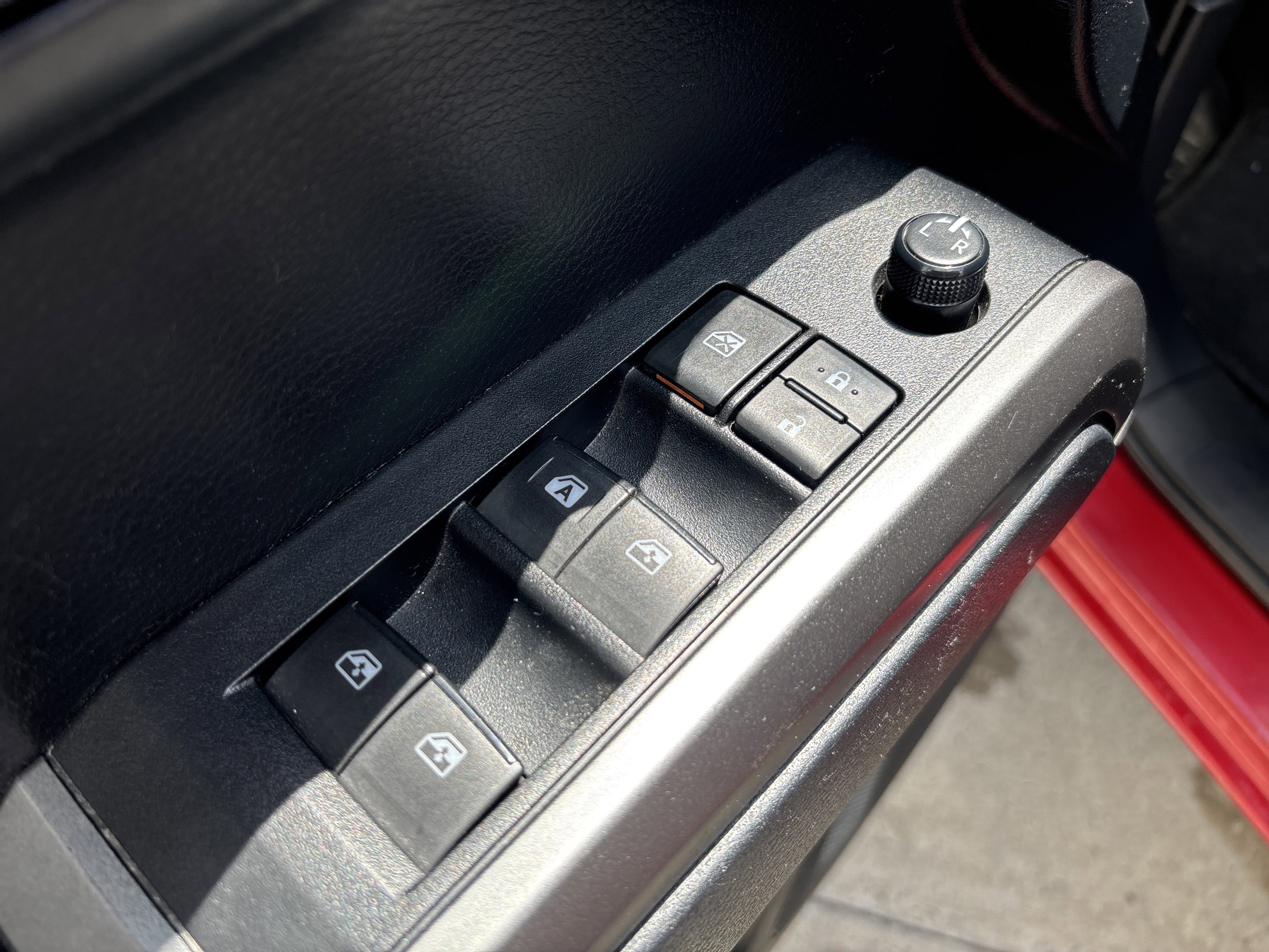 Used 2019 Toyota Tacoma SR5 AWD/4WD image 14