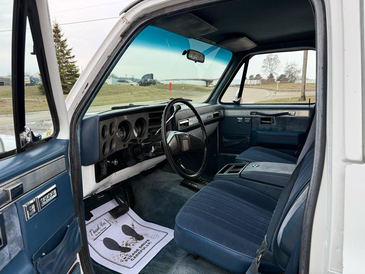 Used 1987 GMC Suburban 4WD image 13