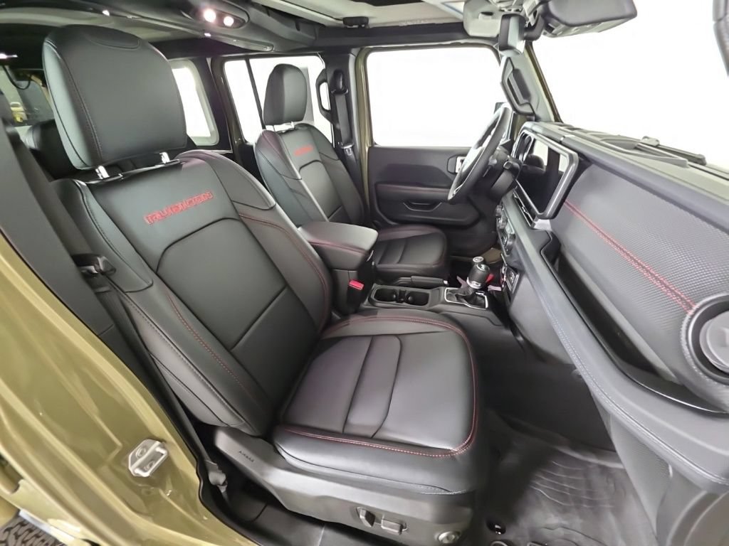 Certified 2025 Jeep Wrangler Unlimited Rubicon AWD/4WD image 34