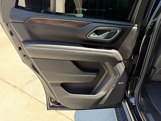 Used 2022 Chevrolet Tahoe Z71 w/ Luxury Package AWD/4WD image 58