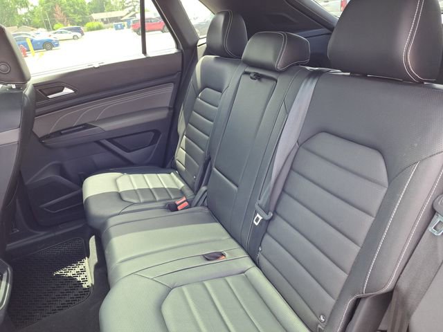 Used 2021 Volkswagen Atlas Cross Sport SEL Premium image 19