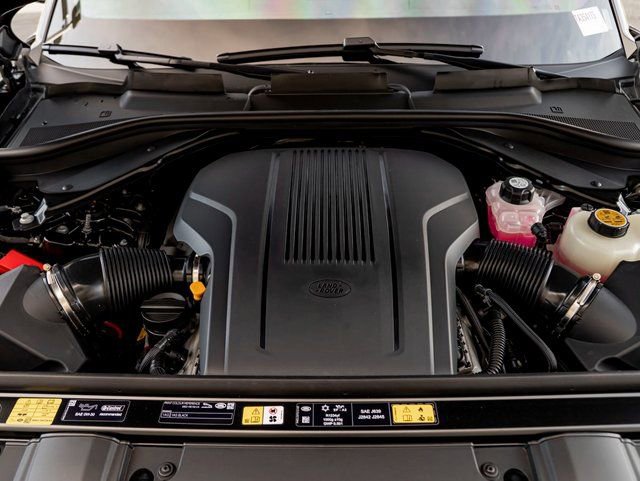 New 2026 Land Rover Range Rover SE image 32