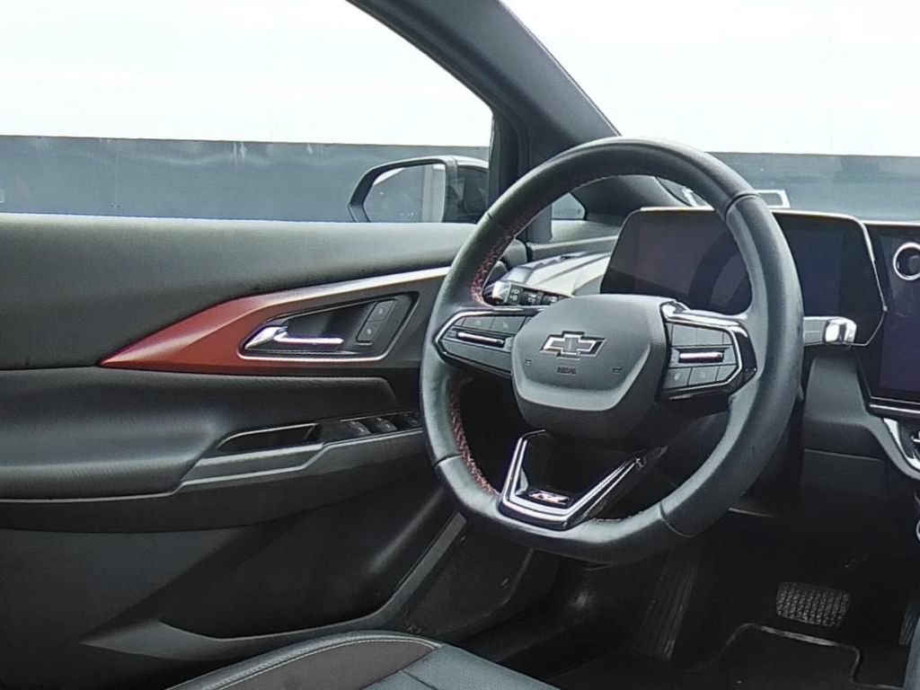 Used 2024 Chevrolet Equinox EV RS FWD image 19