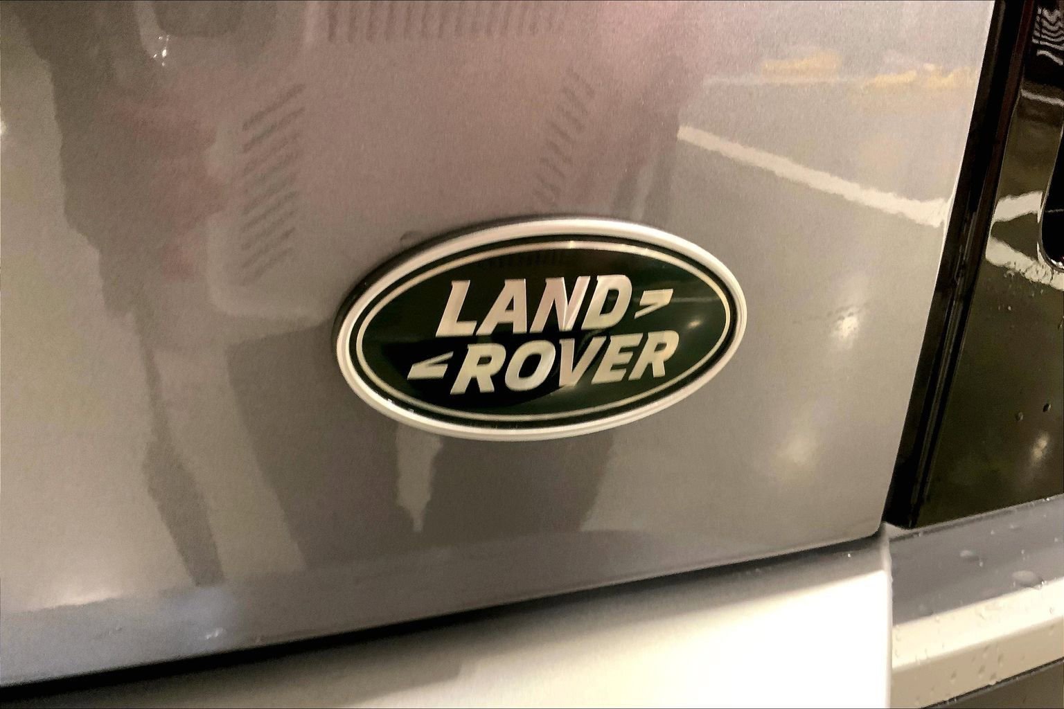 Used 2023 Land Rover Defender 130 SE AWD/4WD image 31