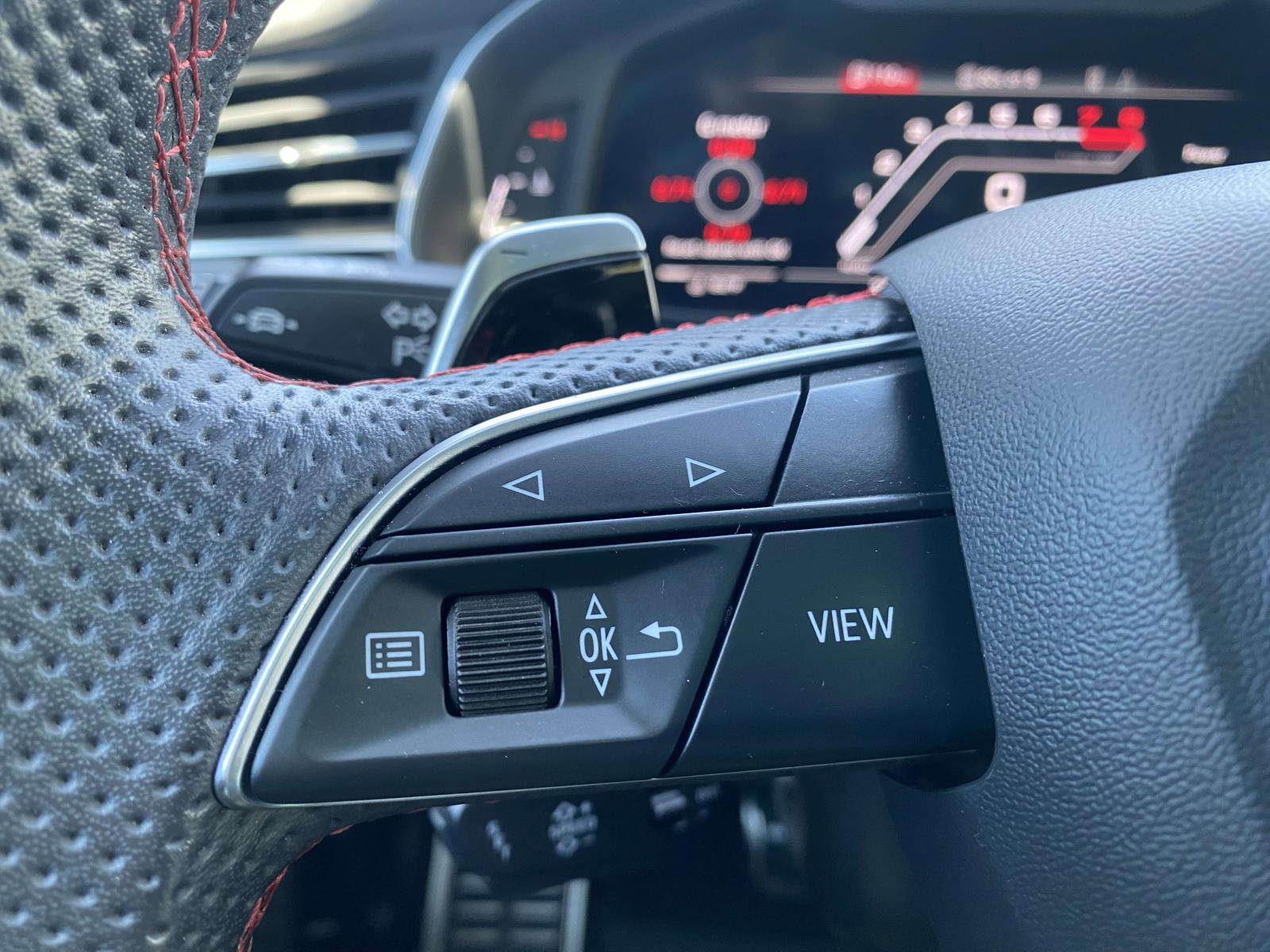 Certified 2022 Audi RS Q8 w/ Carbon Optic Package image 21