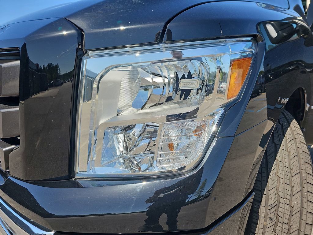 Used 2024 Nissan Titan SV w/ SV Convenience Package image 32