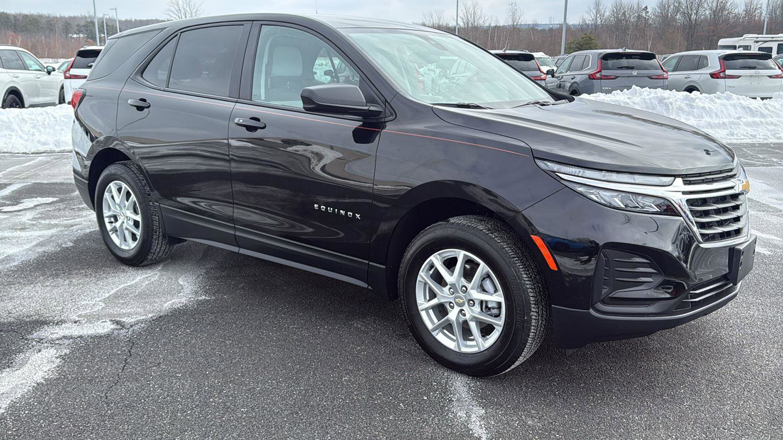 Used 2023 Chevrolet Equinox LS w/ LS Convenience Package image 2
