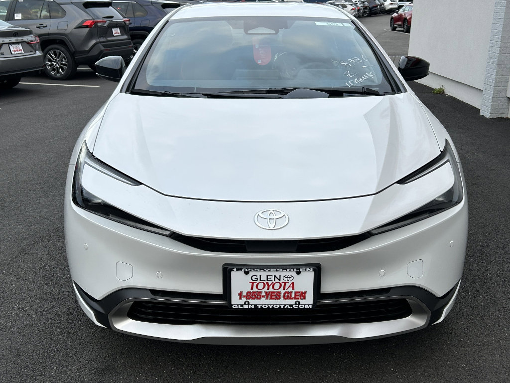 New 2026 Toyota Prius Plug-In Hybrid FWD image 3