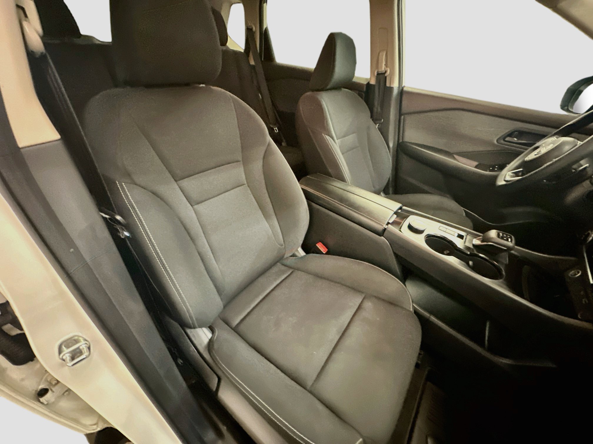 Used 2023 Nissan Rogue S AWD/4WD image 31