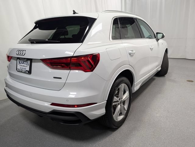 Used 2022 Audi Q3 2.0T Premium Plus w/ Premium Plus Package AWD/4WD image 3