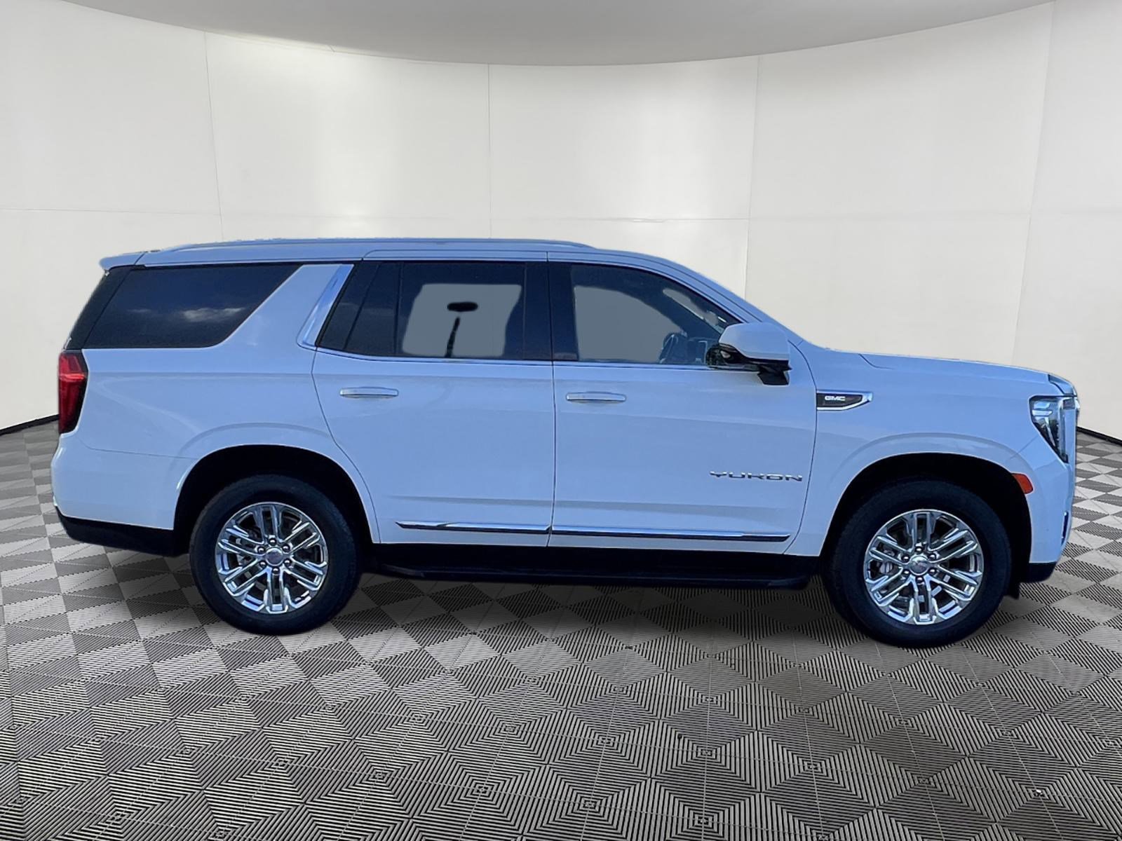 Certified 2021 GMC Yukon SLT w/ SLT Luxury Plus Package image 7