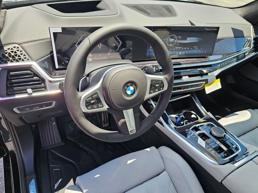 Used 2026 BMW X7 xDrive40i w/ M Sport Package image 15