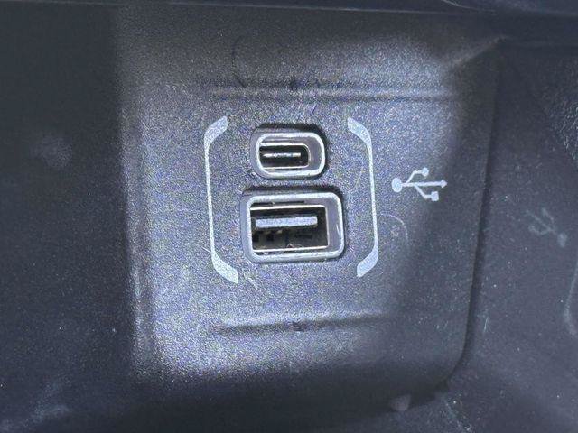 Used 2024 Jeep Compass Latitude AWD/4WD image 29