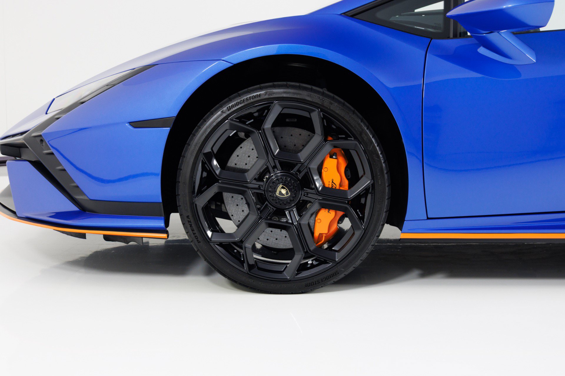 Used 2023 Lamborghini Huracan Tecnica RWD image 10