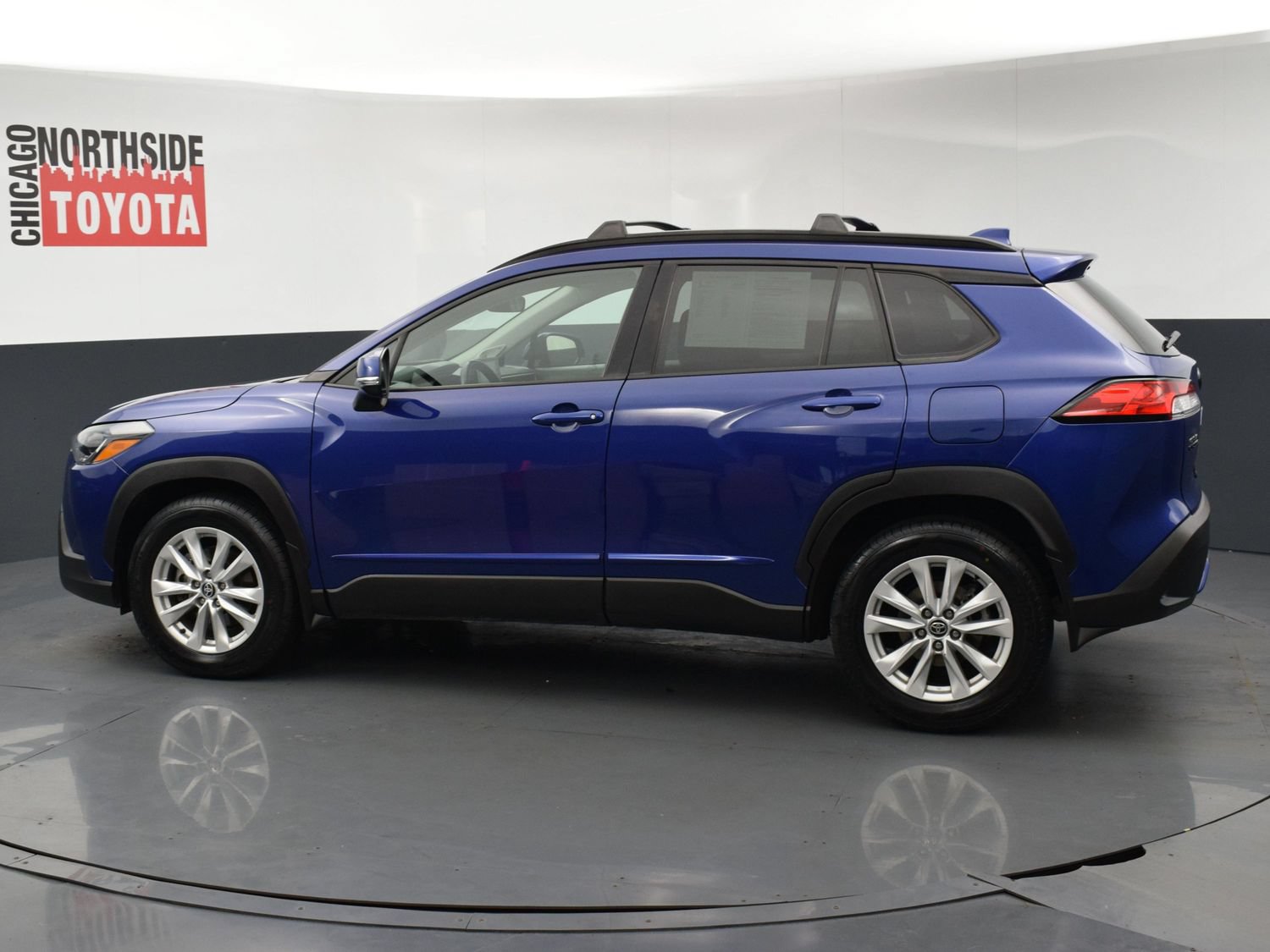 Used 2022 Toyota Corolla Cross LE w/ Moonroof Package AWD/4WD image 2