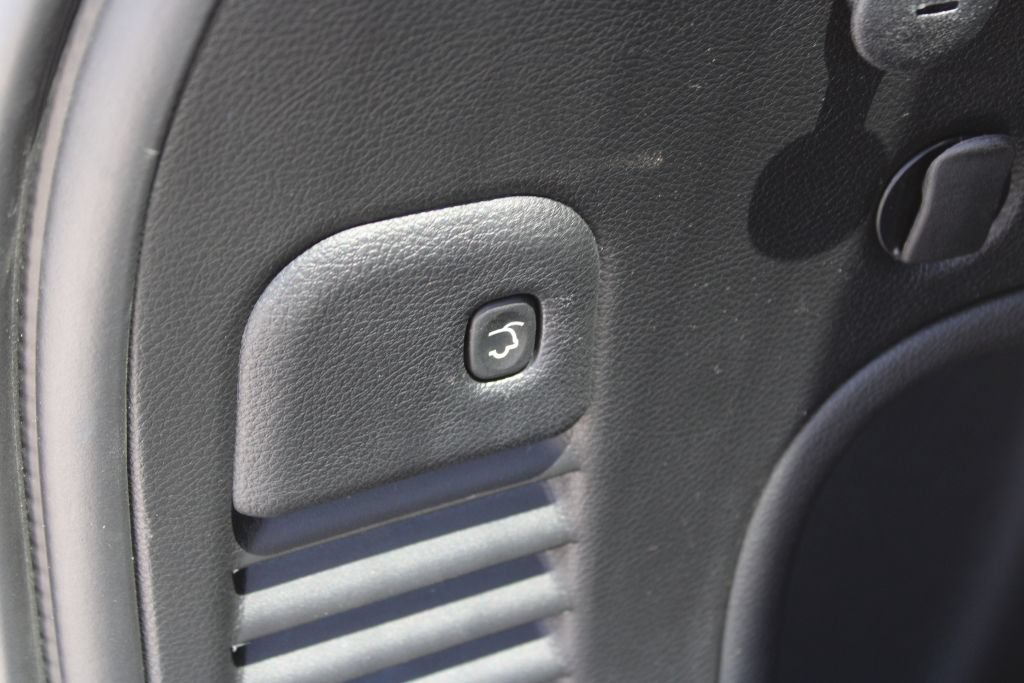 Used 2021 Jeep Grand Cherokee Limited RWD image 9