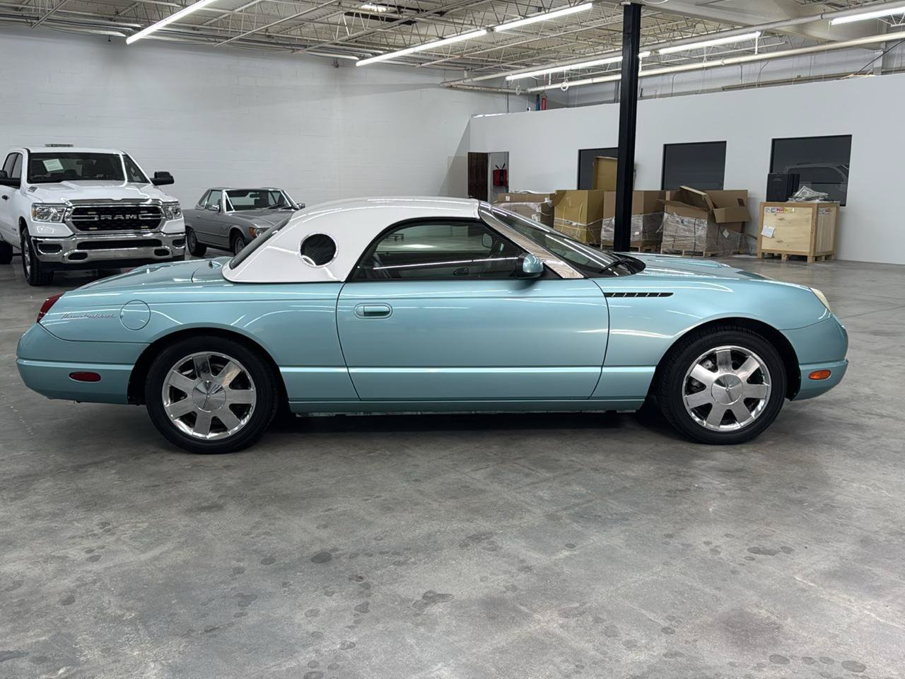 Used 2002 Ford Thunderbird RWD image 6