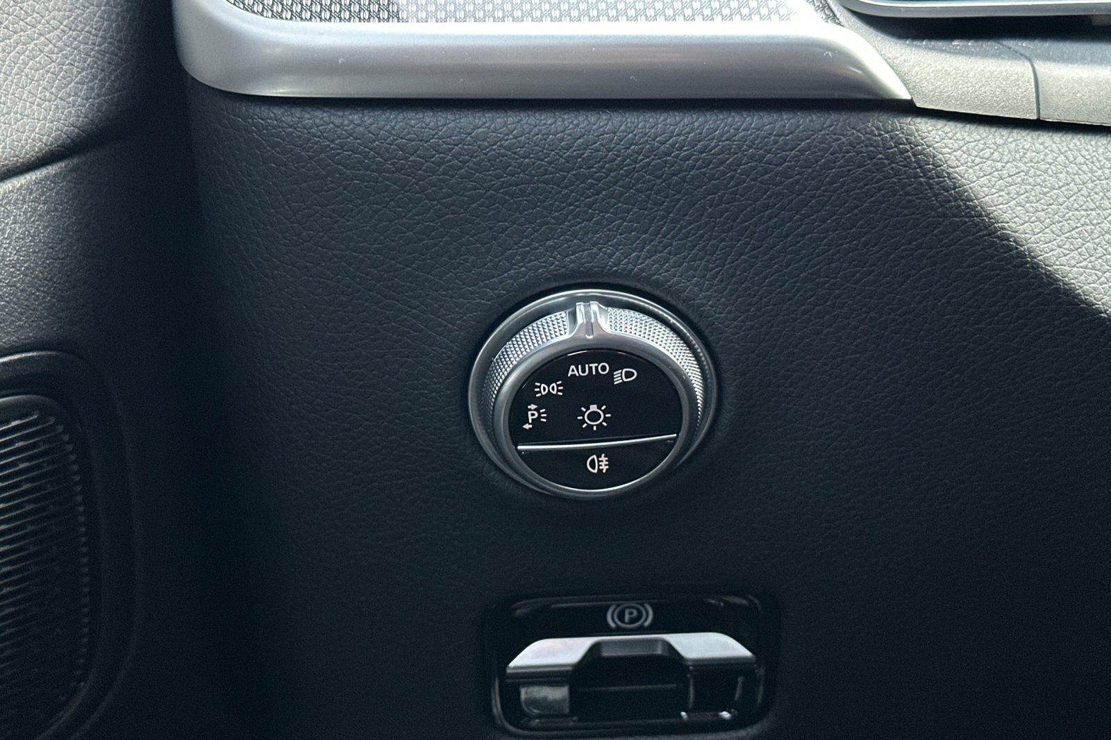 Certified 2024 Mercedes-Benz GLC 300 4MATIC image 33