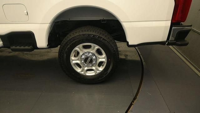New 2026 Ford F250 XLT w/ FX4 Off-Road Package AWD/4WD image 9