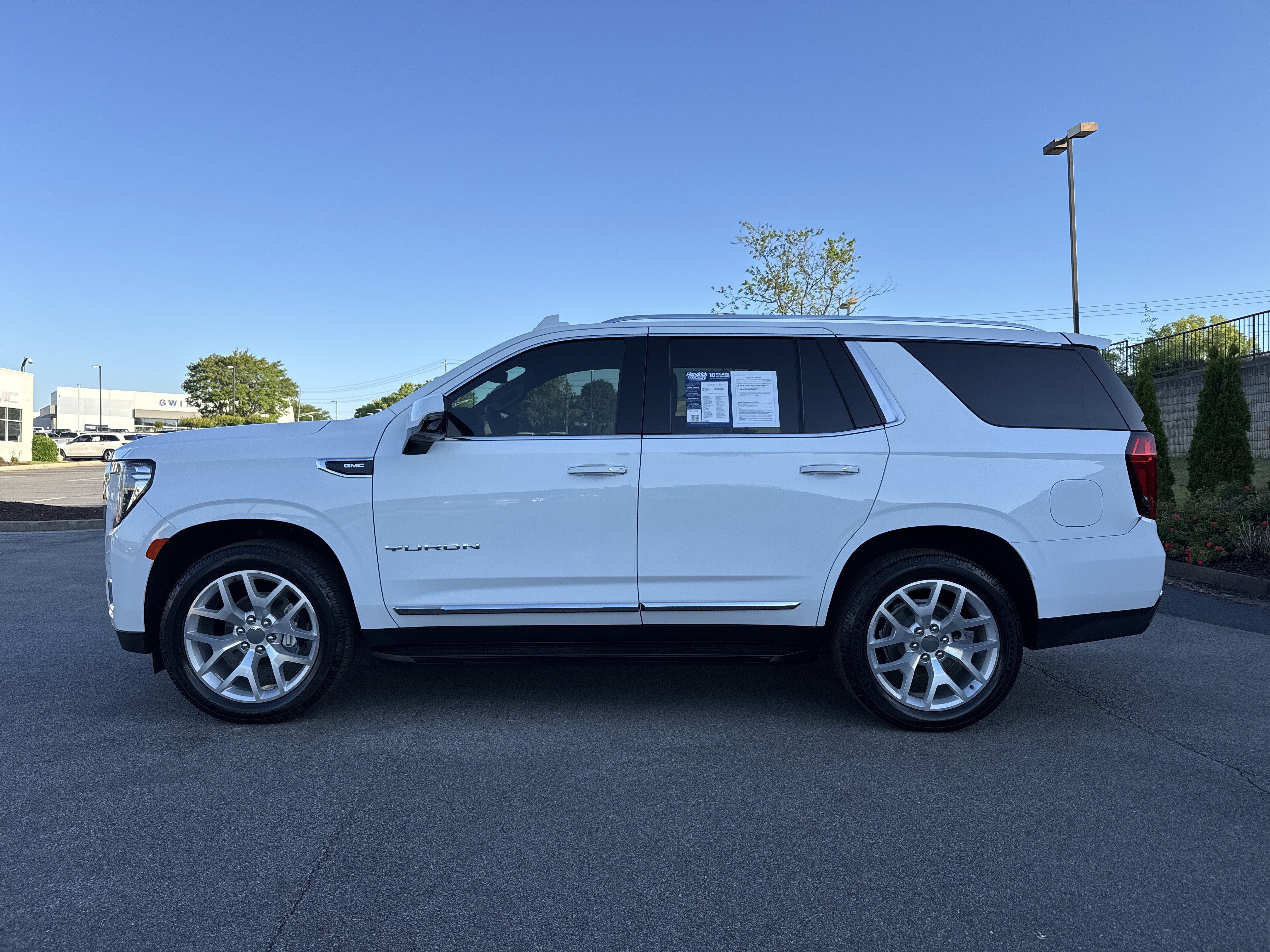 Used 2023 GMC Yukon SLT w/ SLT Premium Package RWD image 7