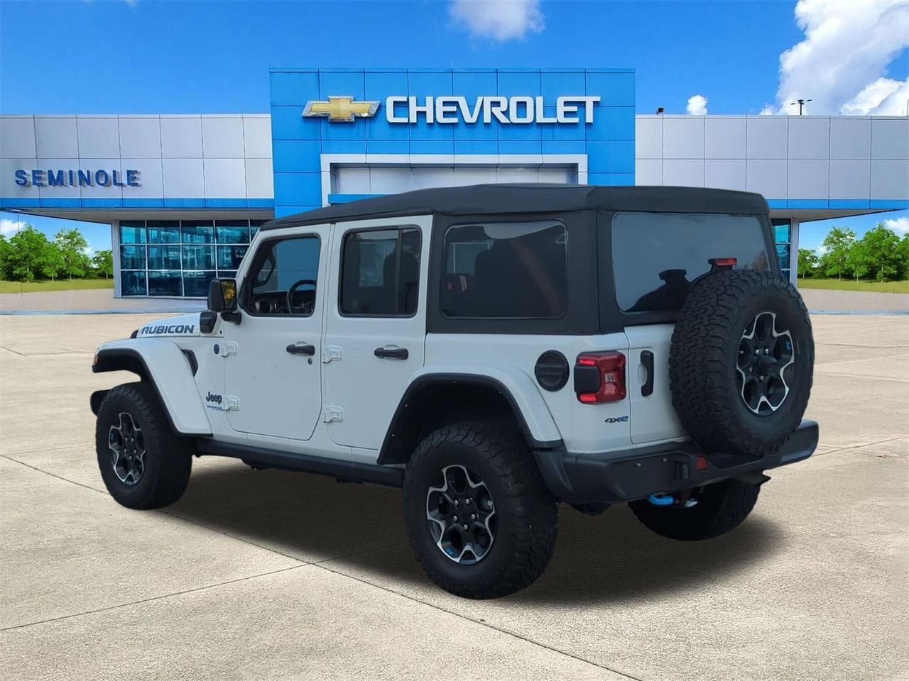 Used 2022 Jeep Wrangler Unlimited Rubicon 4xe AWD/4WD image 3