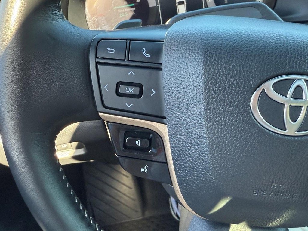 Certified 2025 Toyota Crown Platinum image 20