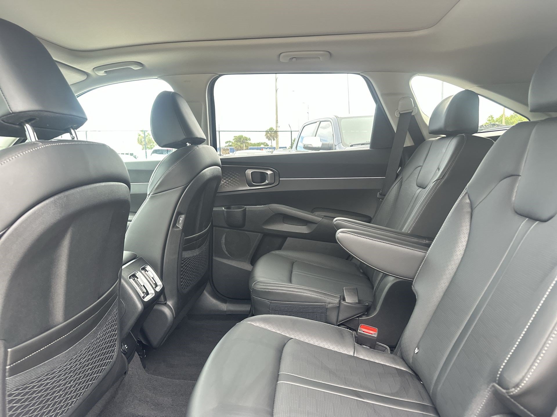 Used 2025 Kia Sorento EX w/ Panoramic Sunroof Package AWD/4WD image 22