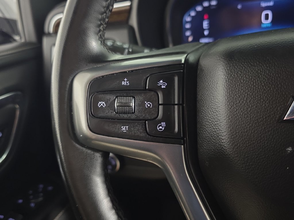 Used 2024 Chevrolet Tahoe Premier AWD/4WD image 16