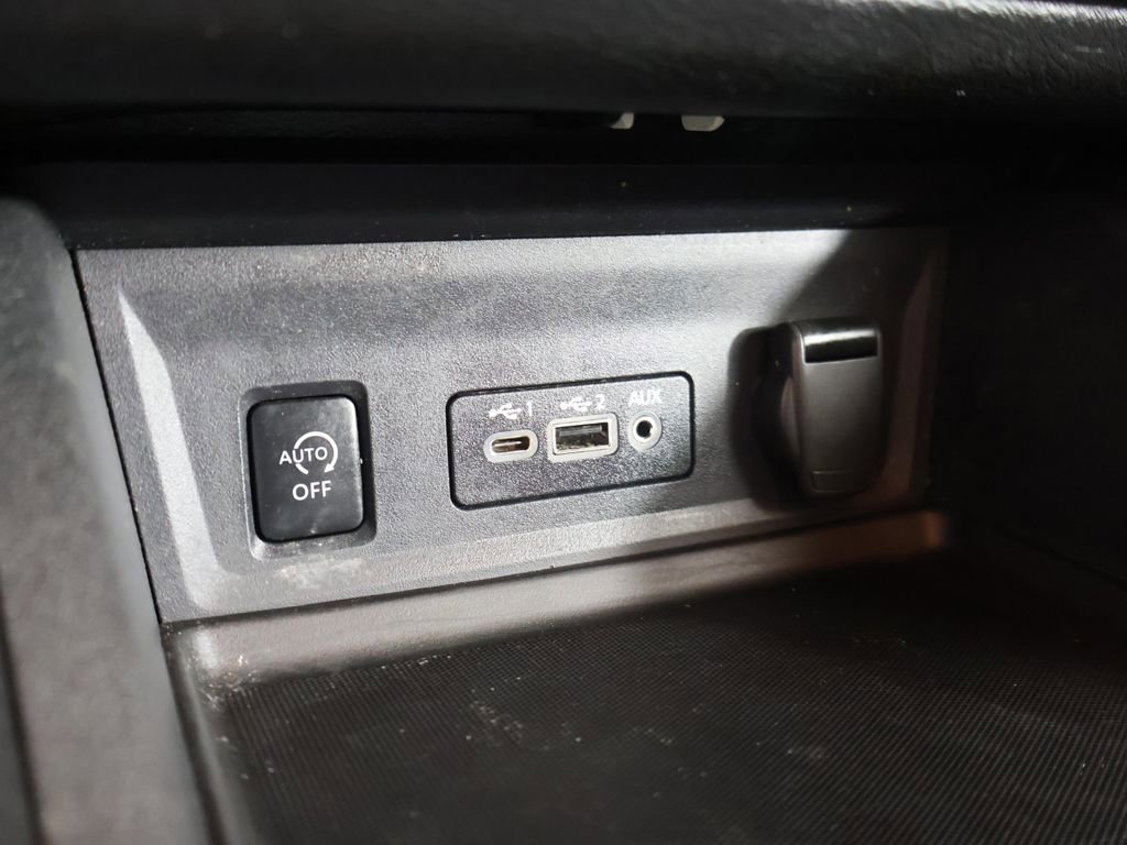 Used 2024 Nissan Sentra SV image 44