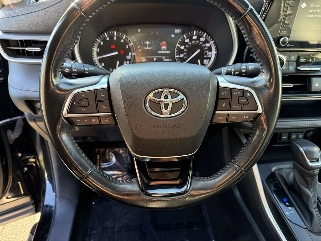 Used 2021 Toyota Highlander XLE AWD/4WD image 20