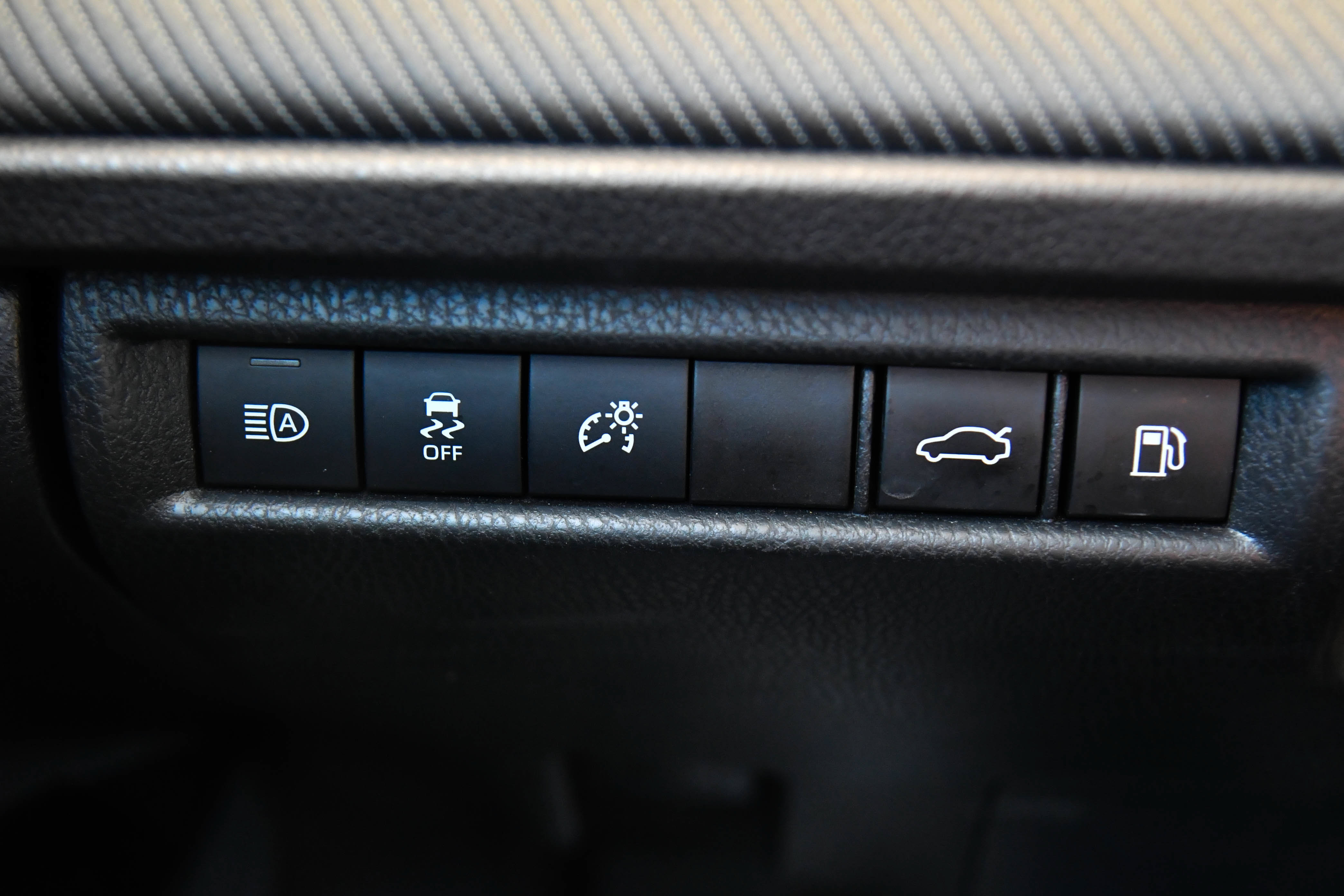 Used 2025 Toyota Camry SE FWD image 35