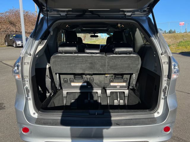 Used 2017 Toyota Sienna SE image 14
