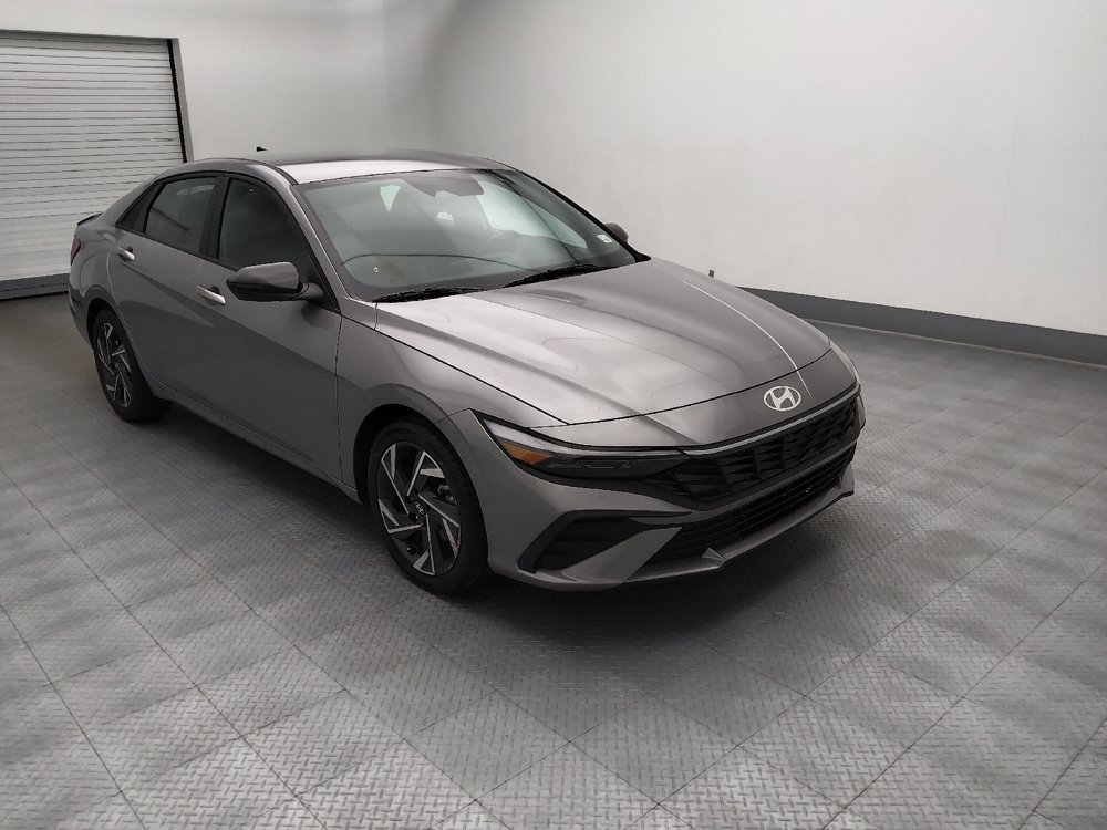 Used 2025 Hyundai Elantra Sport FWD image 13