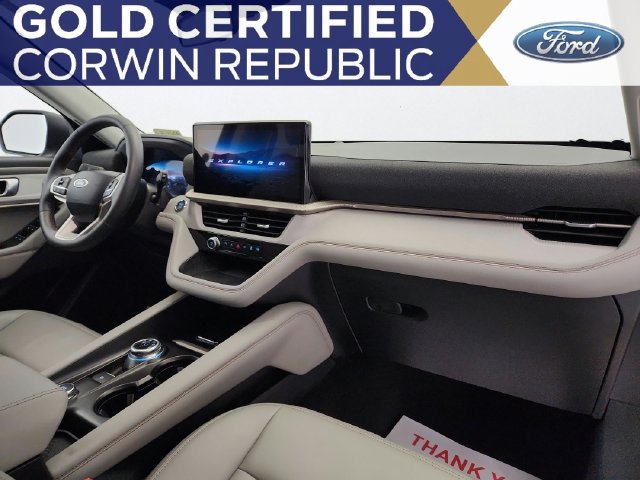 Used 2025 Ford Explorer Active w/ Active Comfort Package AWD/4WD image 32