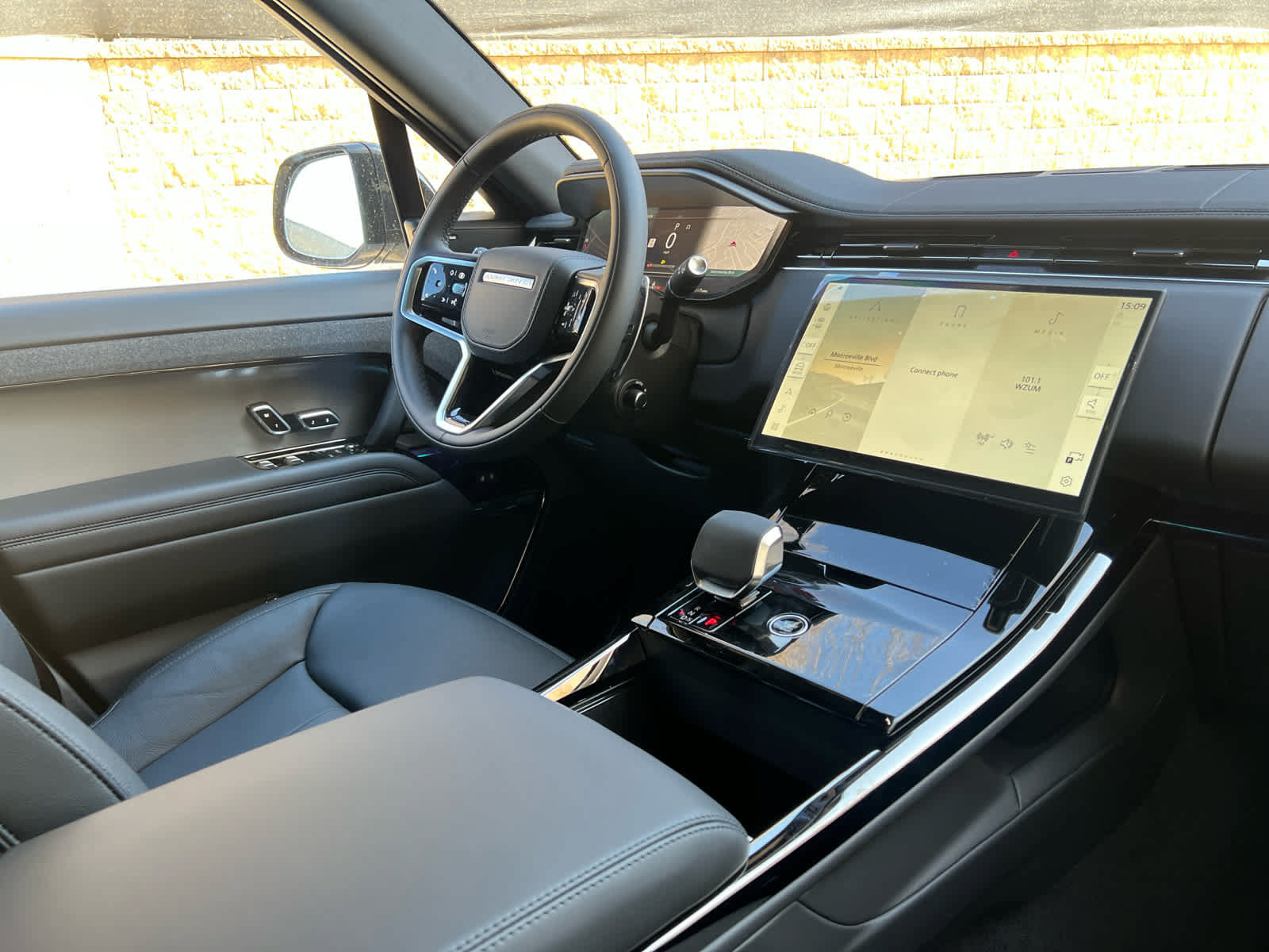Certified 2025 Land Rover Range Rover Sport AWD/4WD image 11