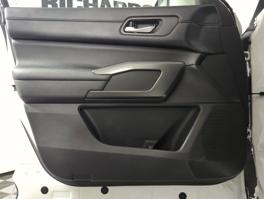 Used 2024 Nissan Pathfinder SL w/ Cargo Package image 8