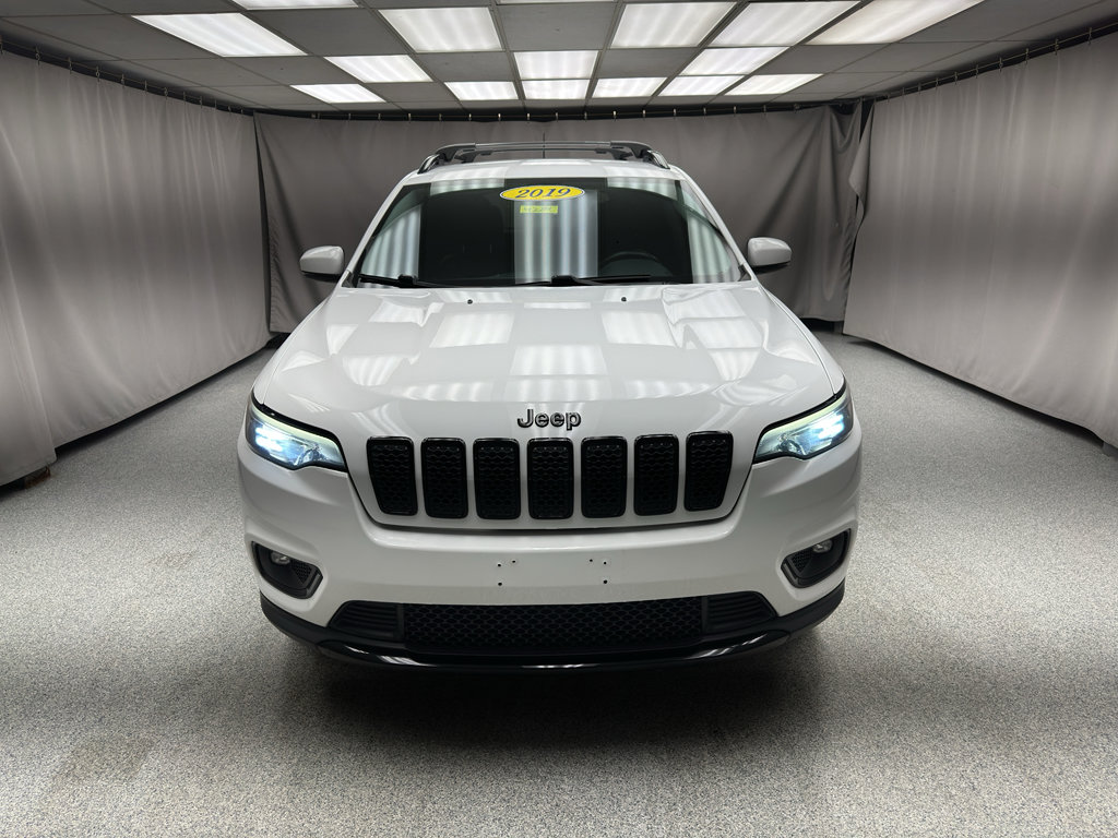 Used 2019 Jeep Cherokee Latitude Plus AWD/4WD image 6
