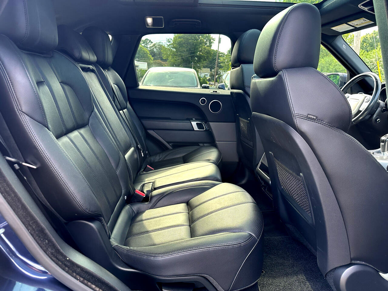 Used 2016 Land Rover Range Rover Sport SE image 30