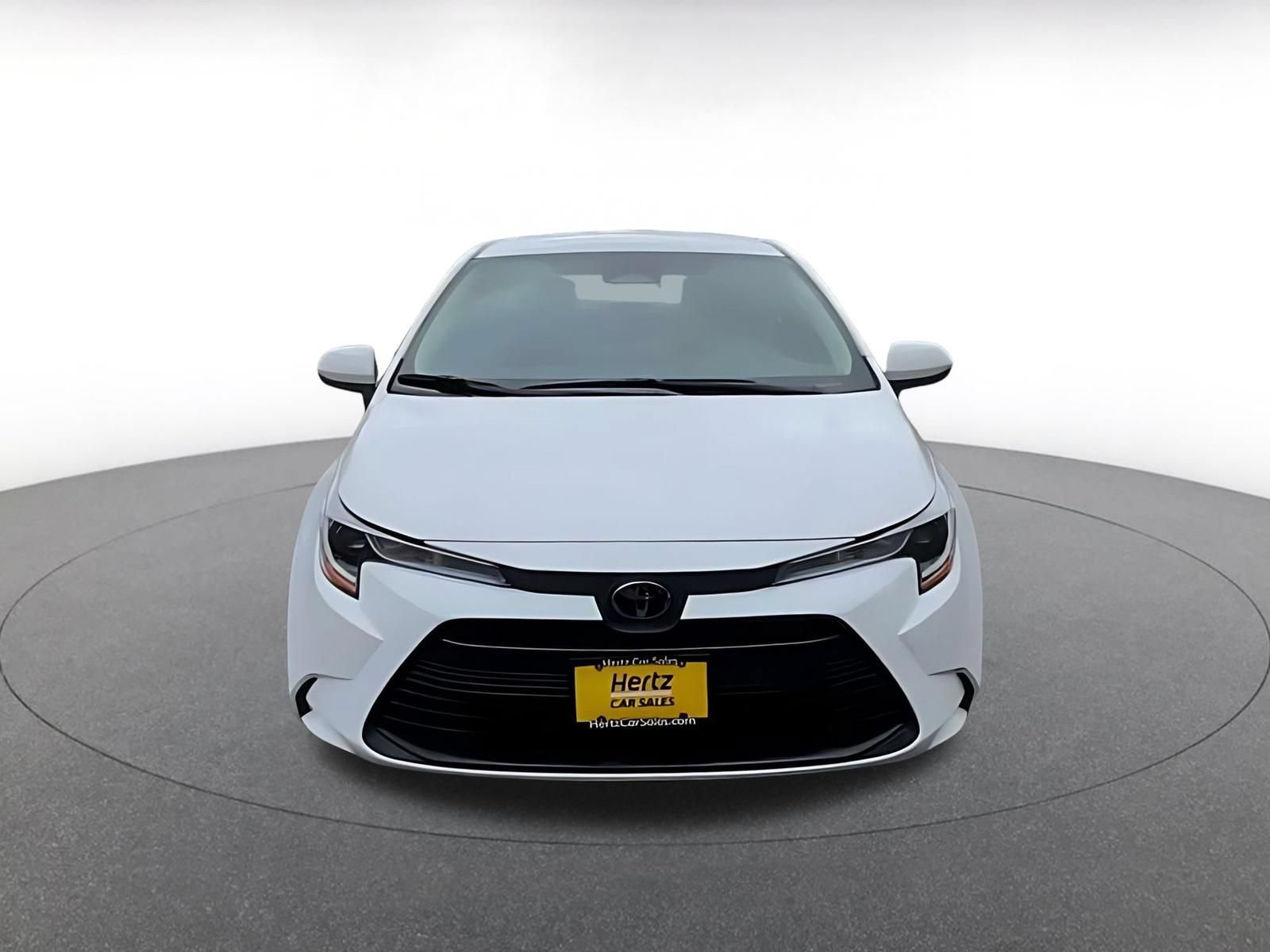 Used 2025 Toyota Corolla LE FWD image 4
