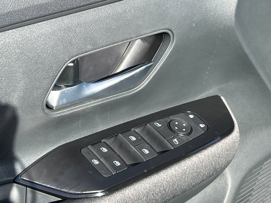 Used 2026 Nissan Kicks SV w/ SV Premium Package image 13