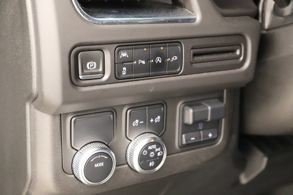 Used 2022 GMC Yukon SLE w/ Gmc Pro Safety Plus Package RWD image 18