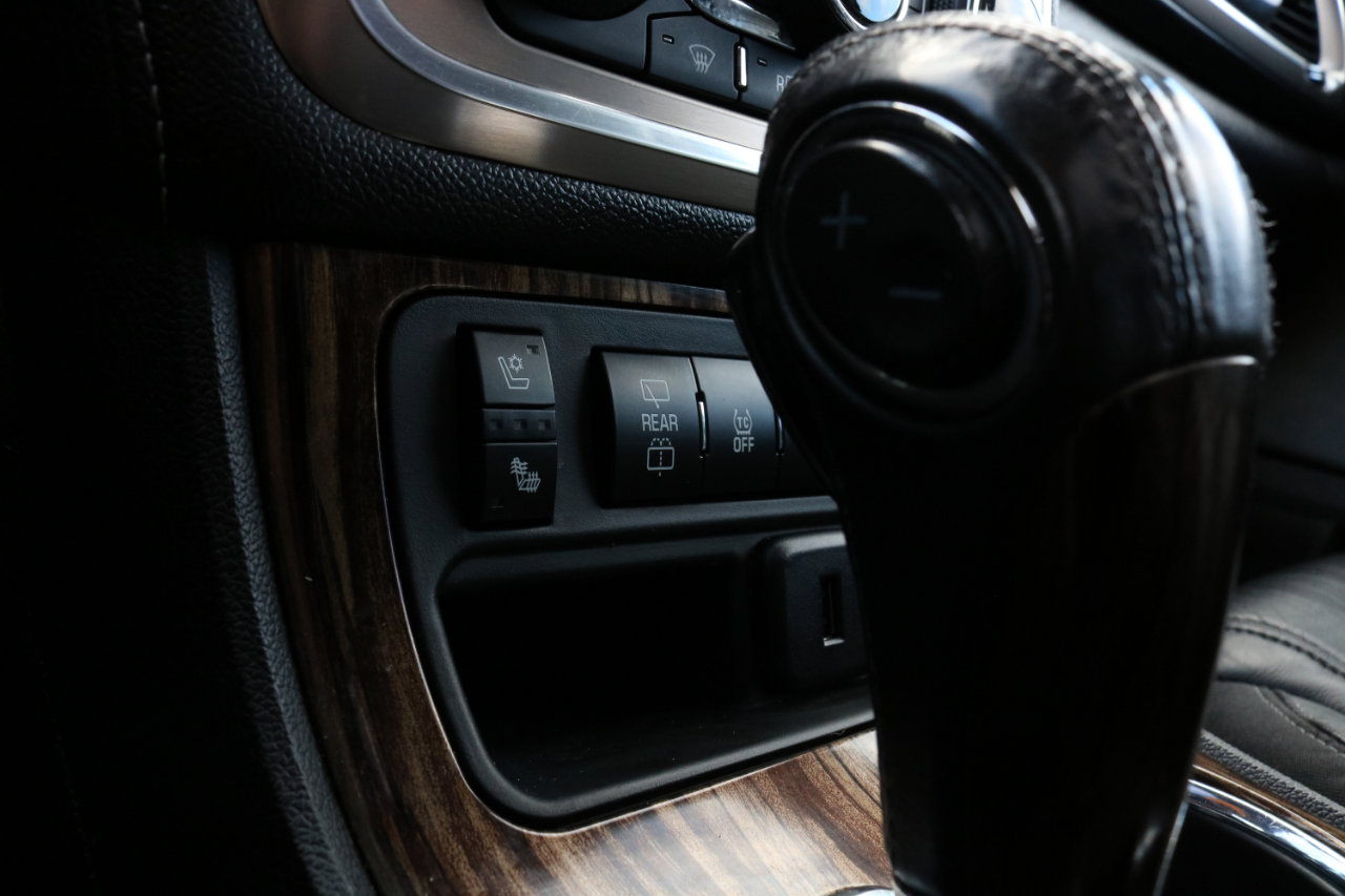 Used 2015 GMC Acadia Denali image 29